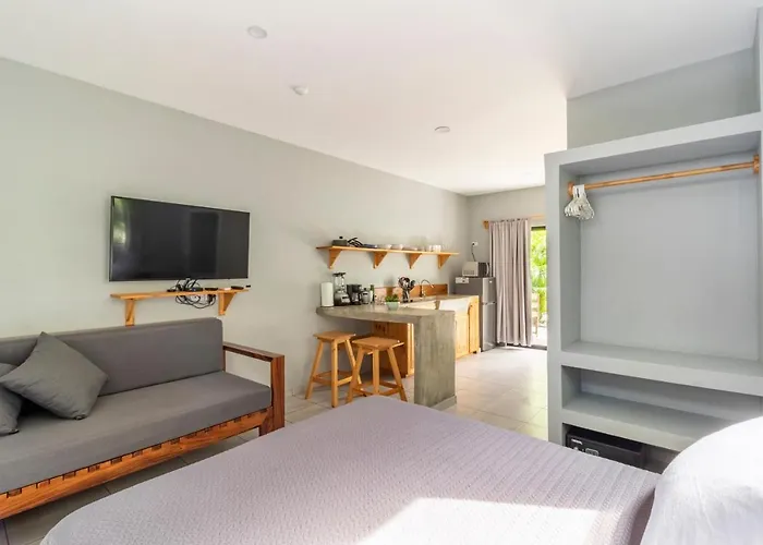 Little Hawaii Avellanas 4*
